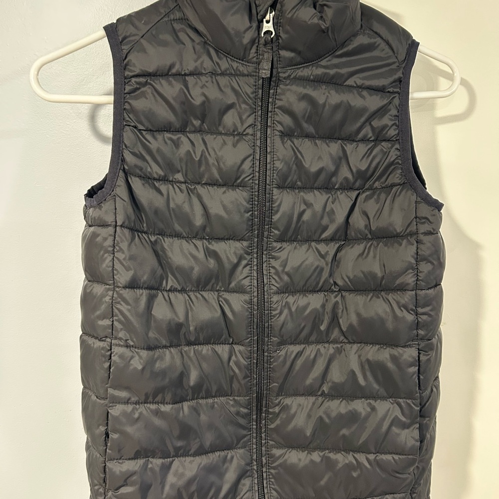 Amazon Essentials Black Youth Vest